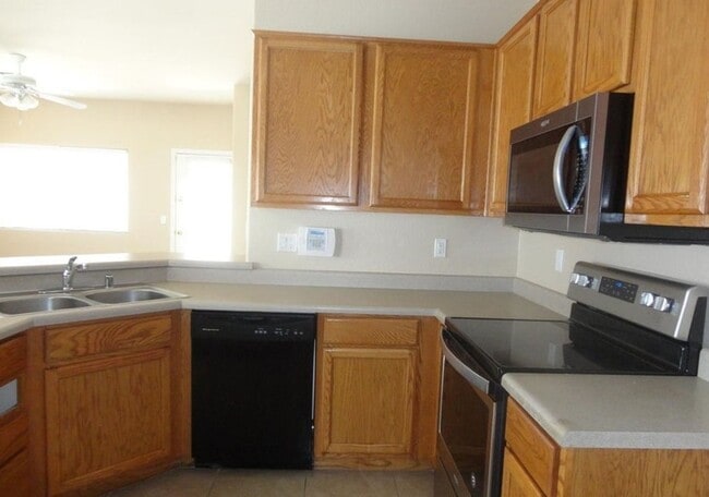 Building Photo - 4 bed / 2 bath single story Avondale home ...