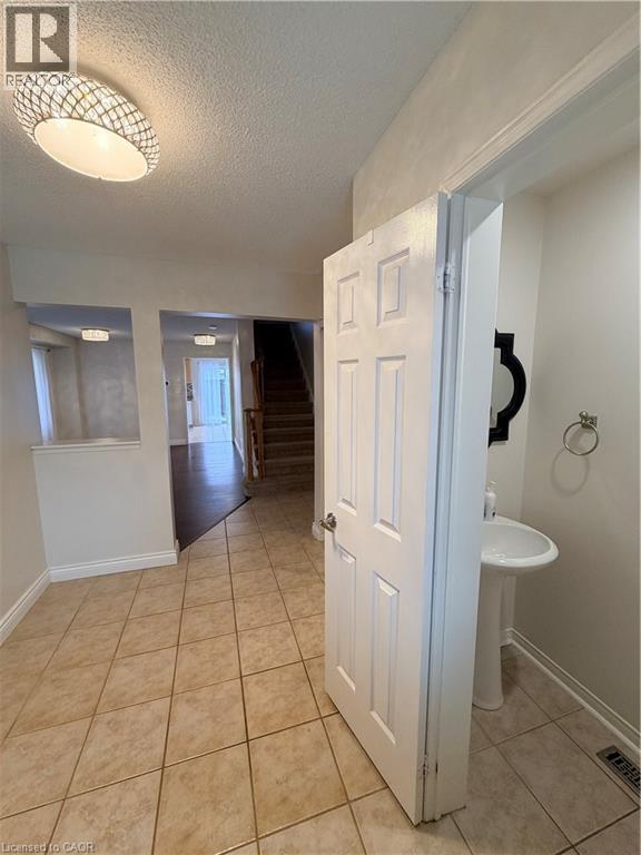 Building Photo - 231 Sherwood Rd