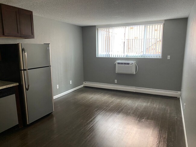 Interior Photo - Bridgewater Crossings