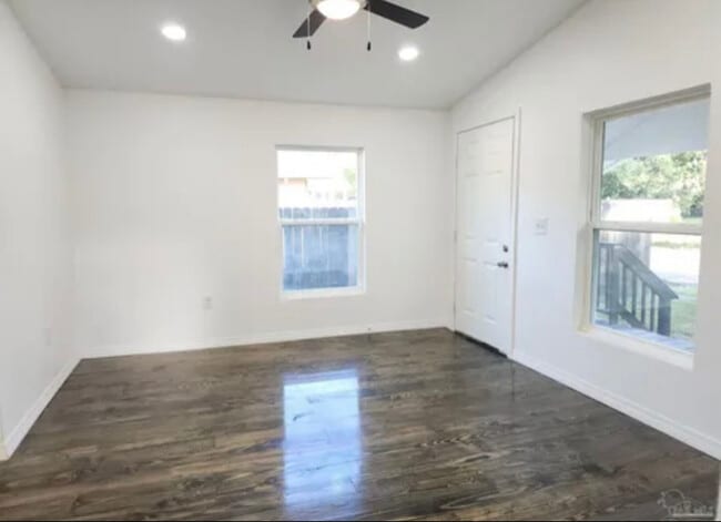 Foto del edificio - 213 Wilson Ave