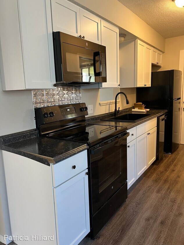 Primary Photo - 2 br, 1 bath House - 1402 E Commercial St