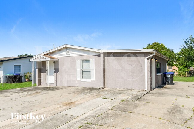 Foto del edificio - 7706 Aviano Ave