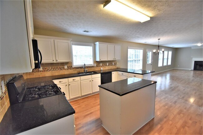 Foto del edificio - 1690 Pinehurst View Dr