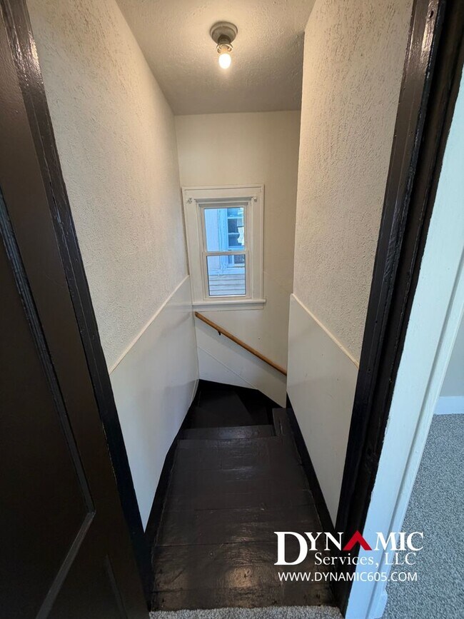 Foto del edificio - 713-715 W 16th St
