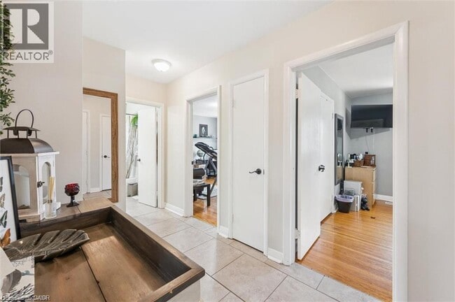 Building Photo - 115 Marlborough Ave