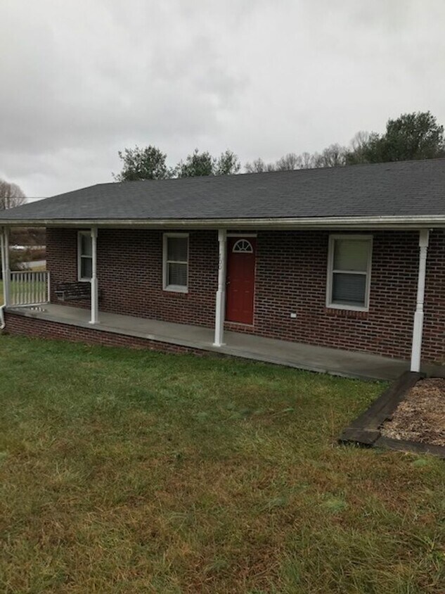 Primary Photo - 700 Boones Station Rd