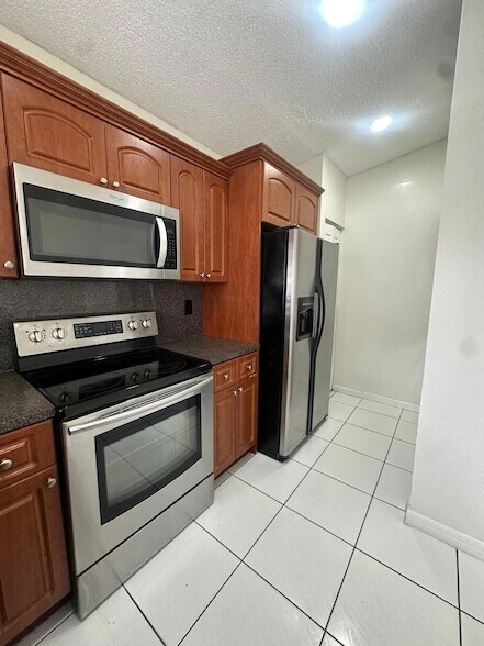 Foto del edificio - 9316 NW 121st St