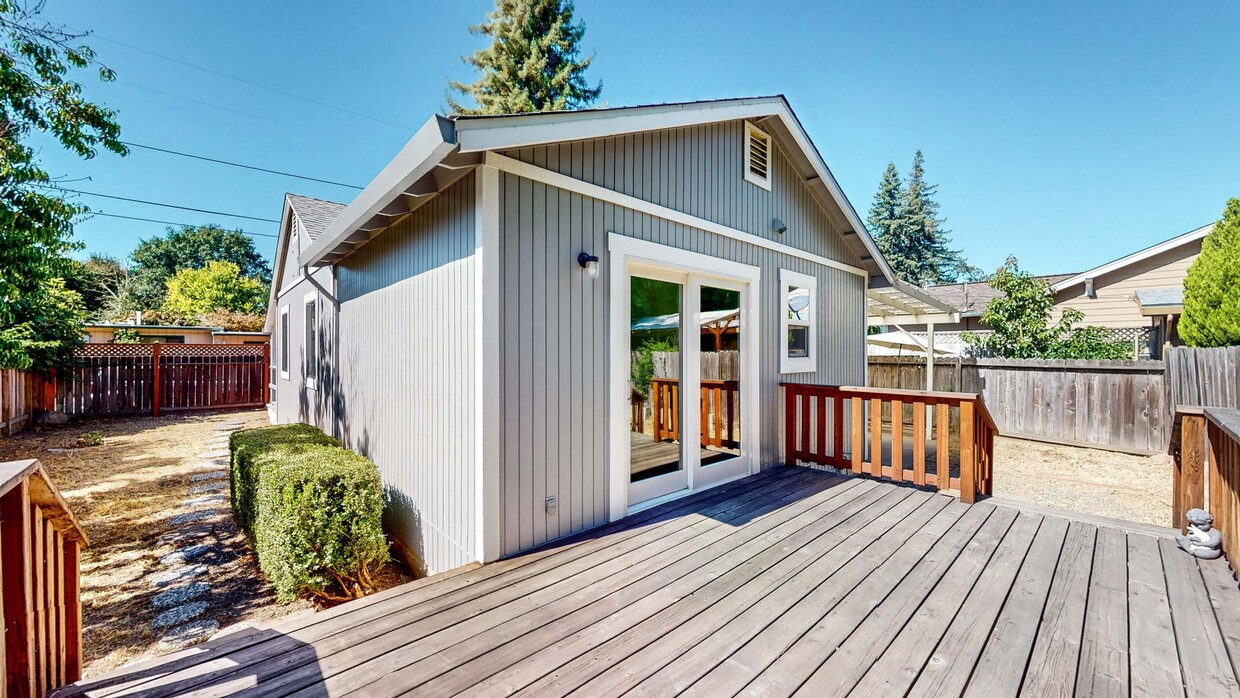 Foto principal - Charming 1 bedroom 1 bath Single Family ho...