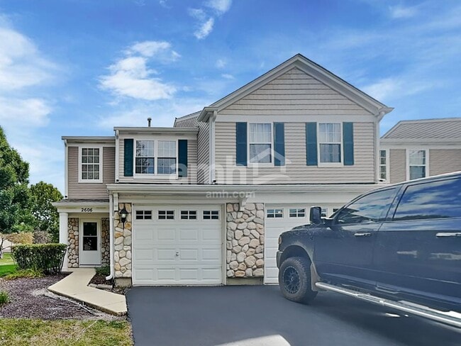 Building Photo - 2606 Oak Tree Ln