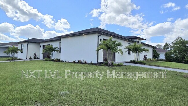 Building Photo - 702 Hightower Ave S