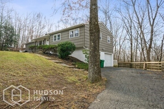 Primary Photo - 19 Courtland Dr