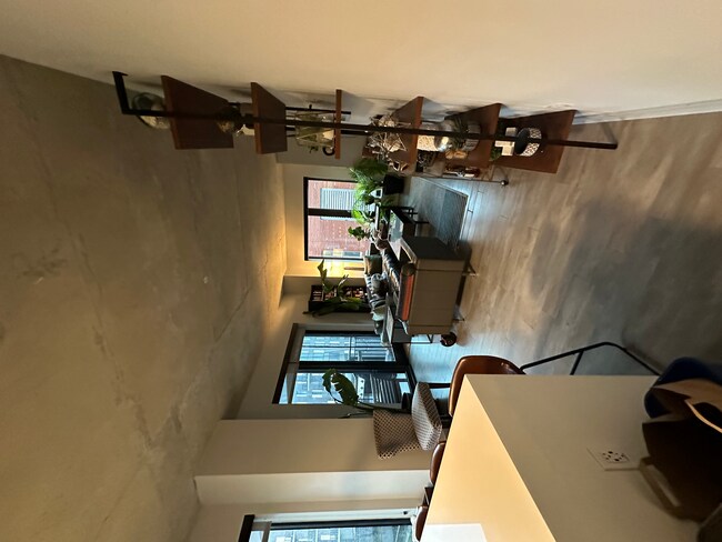 Foto del edificio - 1025 W Addison St