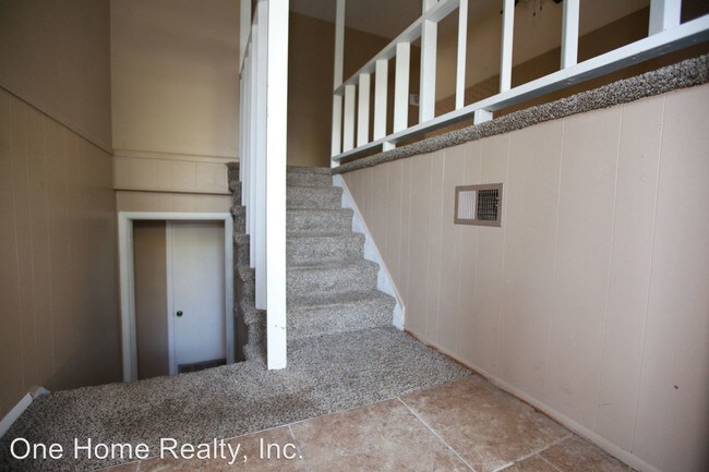 Building Photo - 3 br, 1.5 bath House - 5502 Ripley
