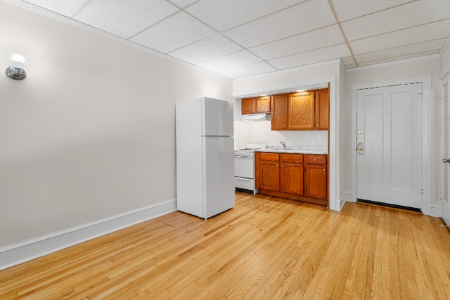 Foto del edificio - 1440 W Howard St