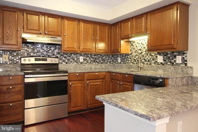 Building Photo - 14126 Red River Dr