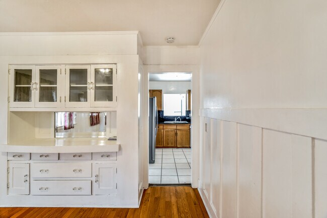 Building Photo - 4511 S Wilton Pl