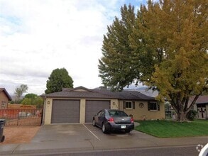 Building Photo - 137 Sunset Cir