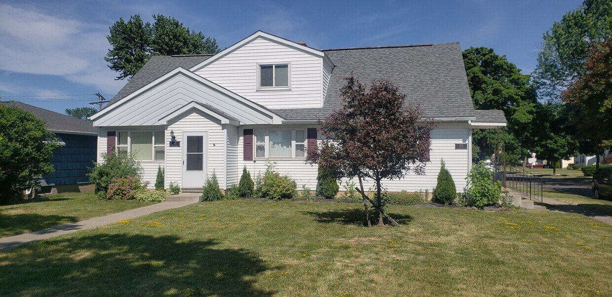 1931 Colvin Blvd, Tonawanda, NY 14150 Townhome Rentals in Tonawanda