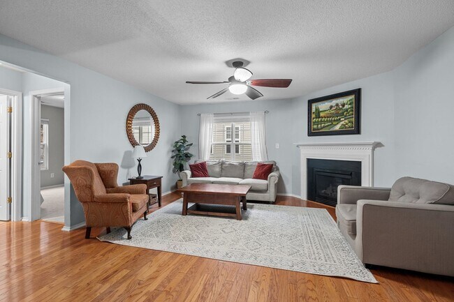 Foto del edificio - Fantastic 4 Bedroom, 3 Bath home near Brier Creek & RDU, Fenced-in Yard, Bonus Room, Pet Friendly!