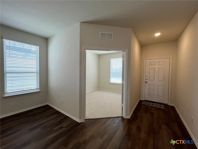 Foto del edificio - 753 Heartseed Ave