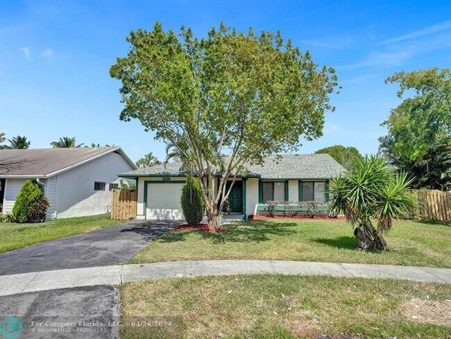 Foto del edificio - 3216 NW 105th Ave