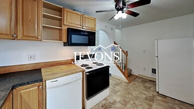 Building Photo - 1509 Swan Ave