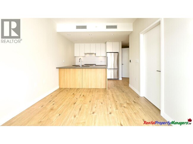 Photo du bâtiment - 3430 East Kent Ave S