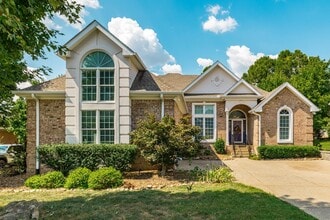 Building Photo - 150 Stonebrook Ln
