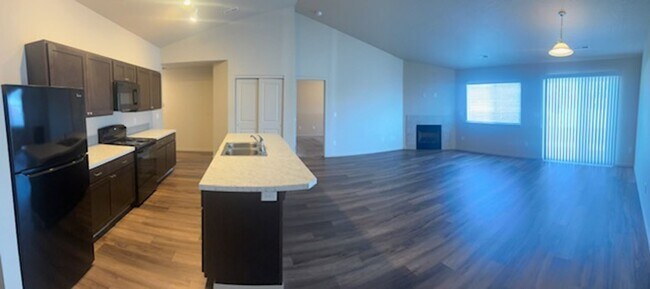 Foto del edificio - Moen Fields 3 Bed 3 Bath Garden Townhome a...