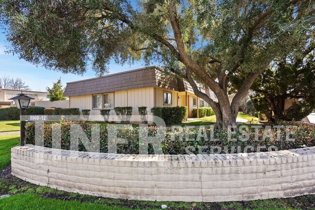 Building Photo - Beautifully Updated 2 Bedroom - Tier 5