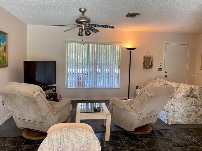 Foto del edificio - 23210 Olean Blvd