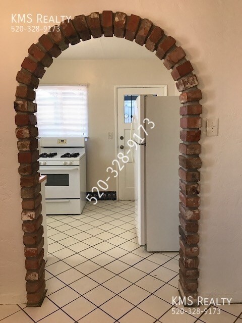 Foto del edificio - 3 Bedrooms 1 Bath with Studio Guest House ...