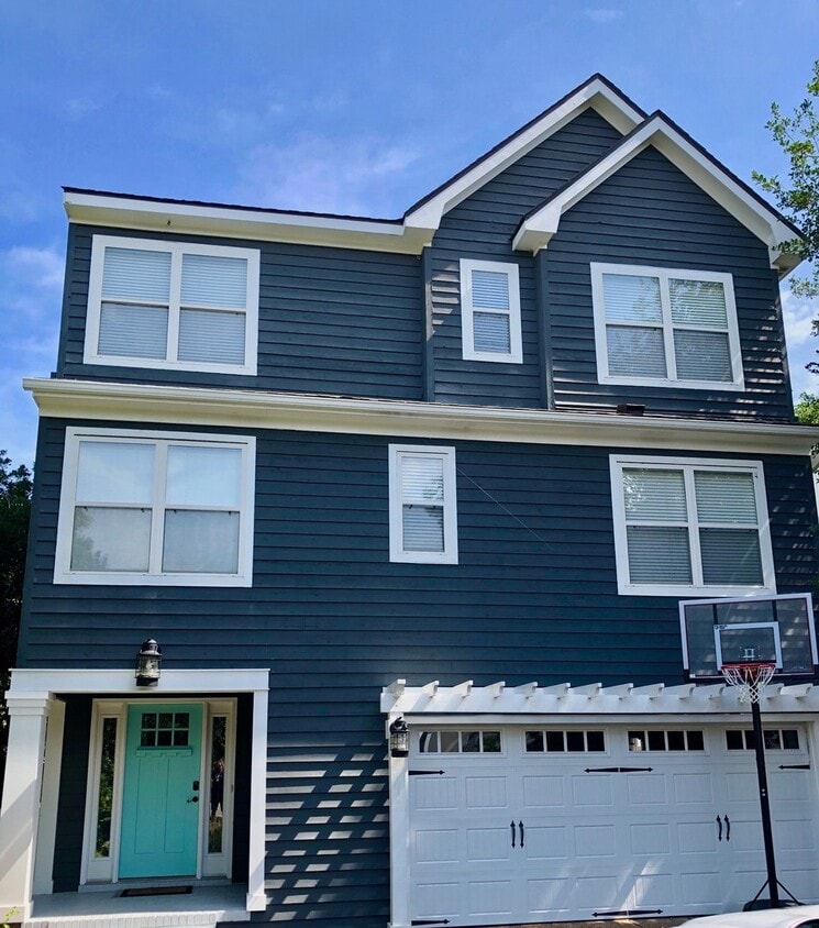 Primary Photo - Beautiful Furnished Croatan Beach Home.