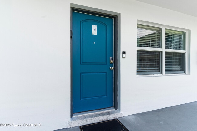 Building Photo - 1031 Park Dr