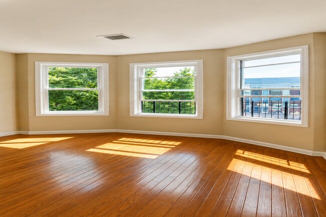 Photo - 52 3rd St (Newark, NJ) Apartment