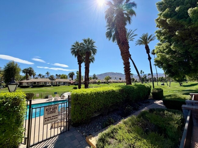 Foto del edificio - 257 Calle Del Verano