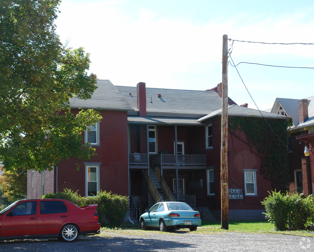 Building Photo - 371-373 E Church St