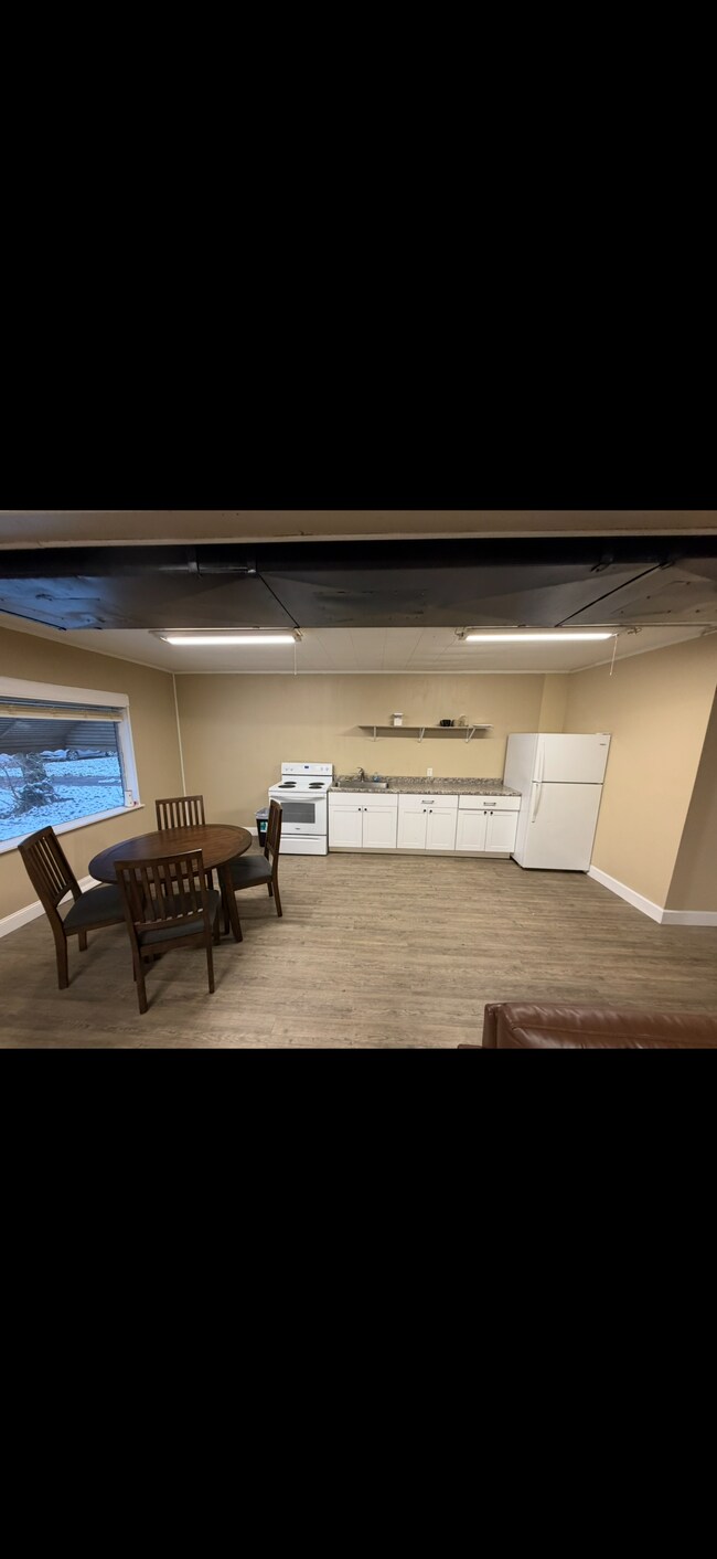 Foto del edificio - 823 Hawkins Dr