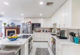 Building Photo - 3954 Coconut Cir N