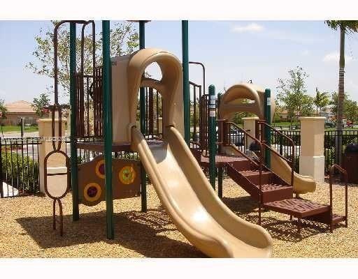 Foto del edificio - 3395 NE 10th St