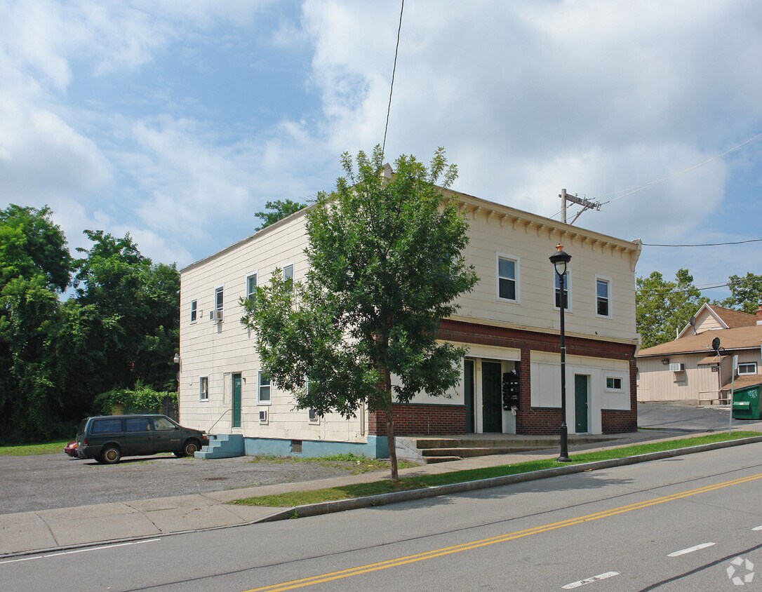 Primary Photo - 85-89 Latta Rd