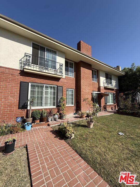 Building Photo - 758 S Windsor Blvd