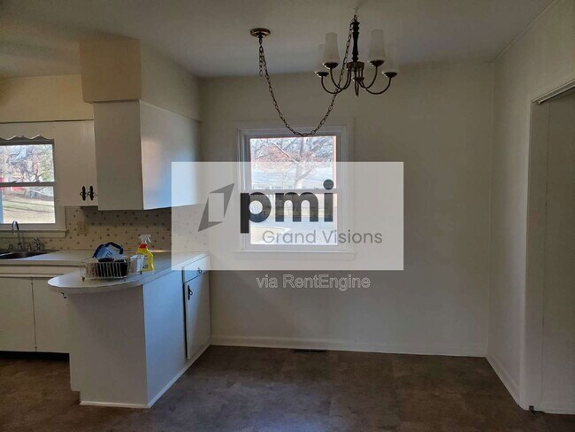 Foto del edificio - 3314 N Taylor Ave