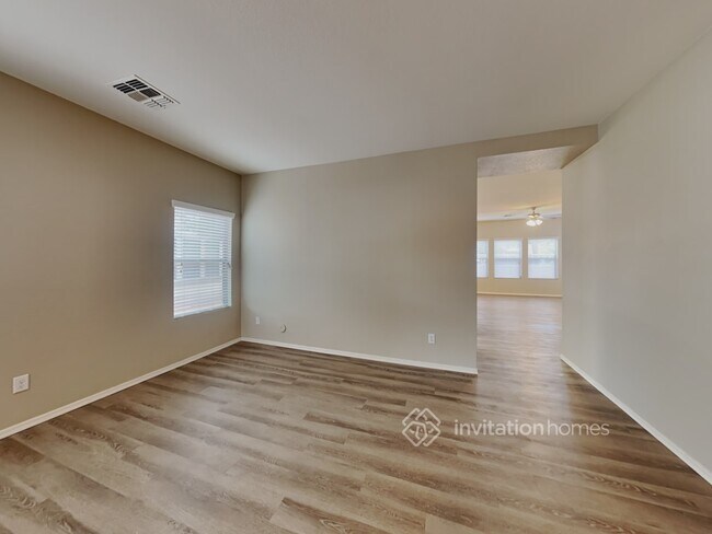 Building Photo - 11154 W Pierce St