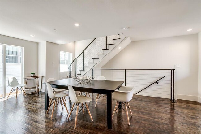 Foto del edificio - 5719 Lindell Ave