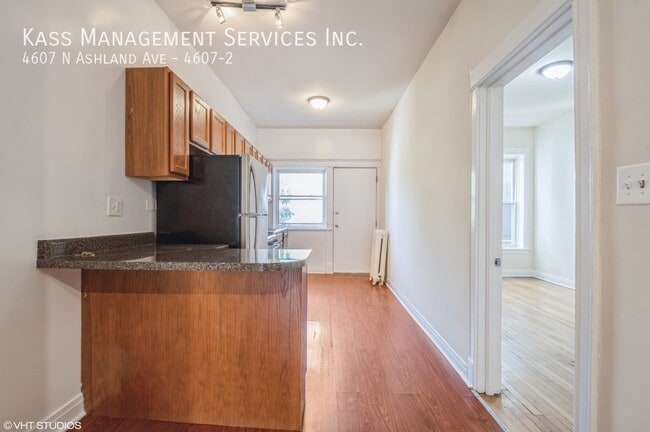 Building Photo - 4607 N Ashland Ave