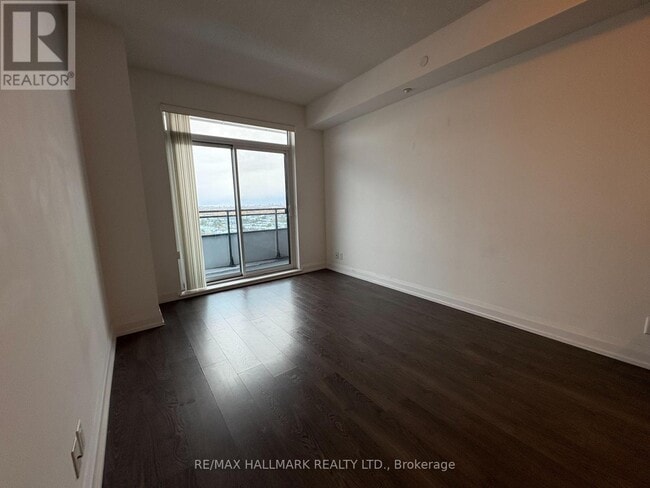 Photo du bâtiment - 7890 Bathurst St