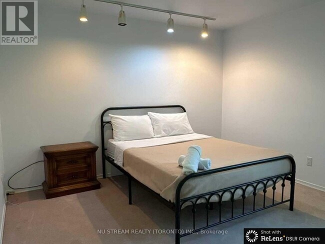 Photo du bâtiment - 5 Basswood Rd