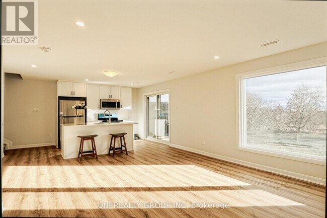 Building Photo - 835 Arcadian Private