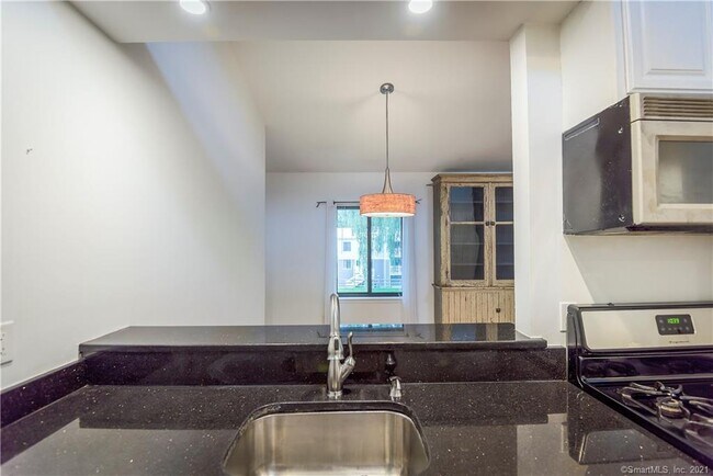 Building Photo - 21 Olcott Way